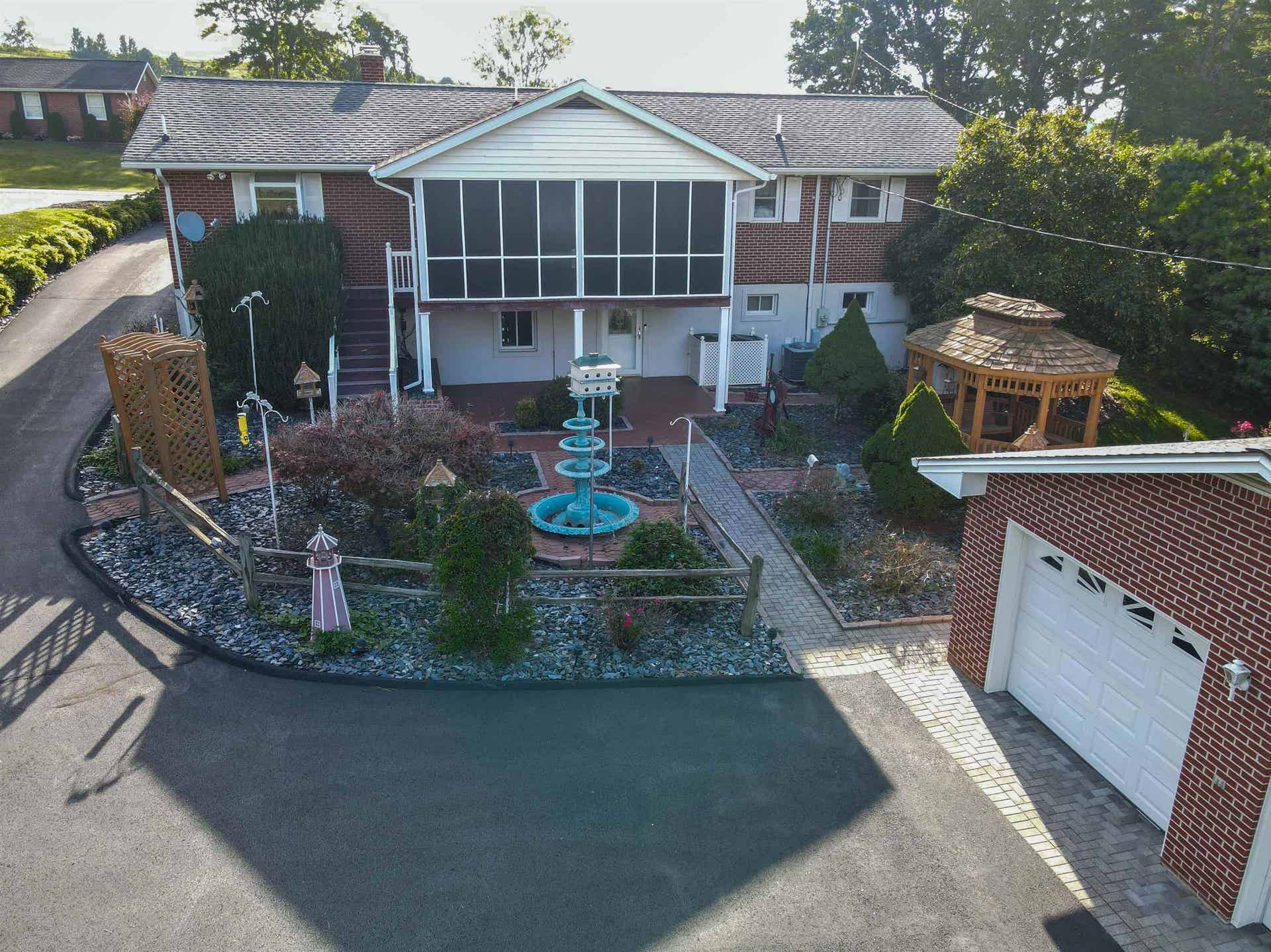 240 Walnut Drive, Christiansburg, VA 24073