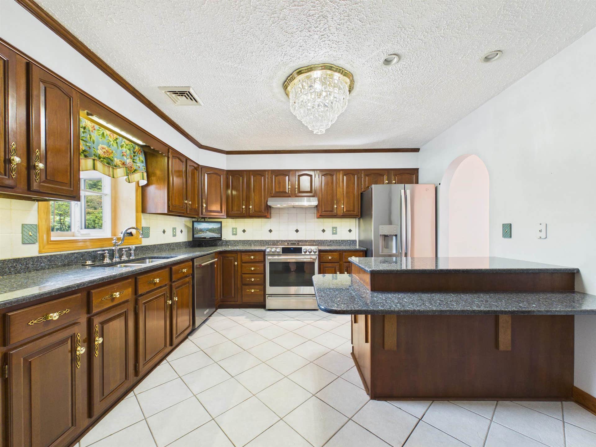 240 Walnut Drive, Christiansburg, VA 24073