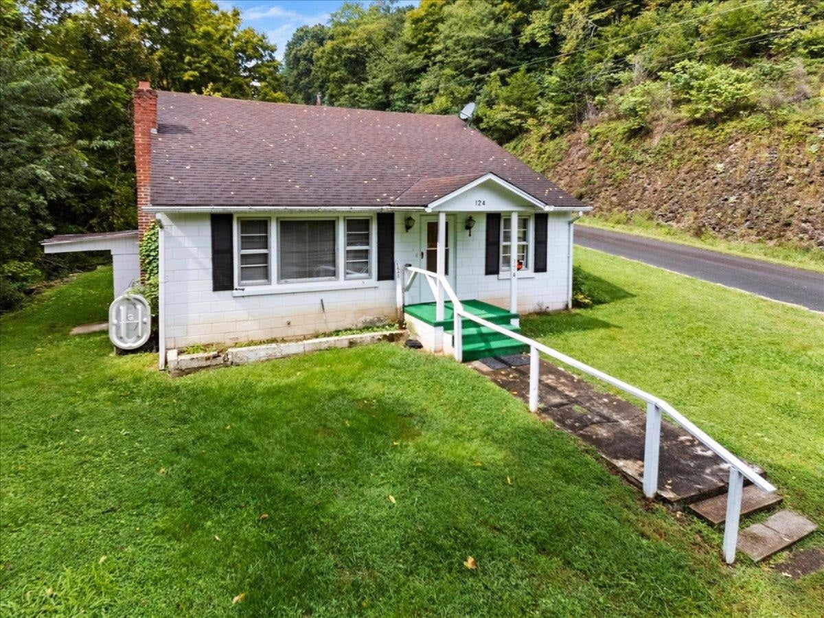 124 Big Branch Hollow Road, Pembroke, VA 24136