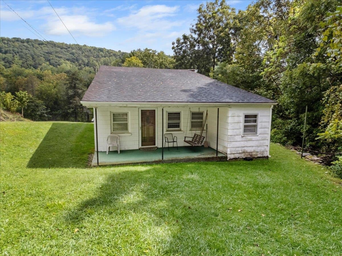 124 Big Branch Hollow Road, Pembroke, VA 24136