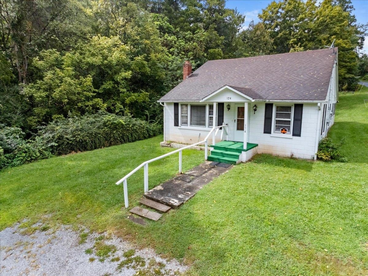 124 Big Branch Hollow Road, Pembroke, VA 24136