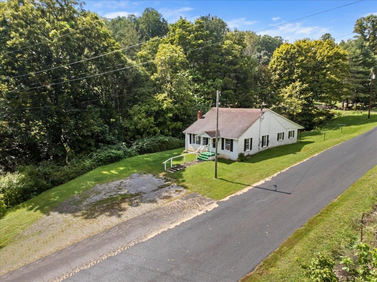 124 Big Branch Hollow Road, Pembroke, VA 24136