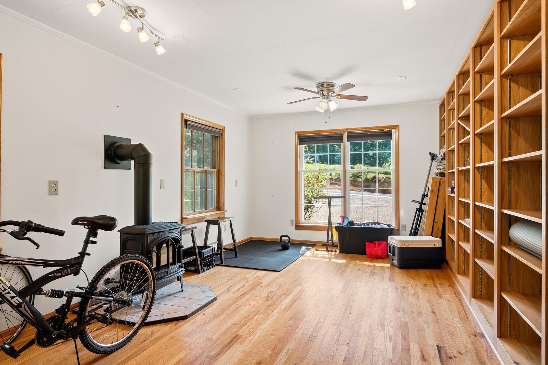 707 HARDING Avenue, Blacksburg, VA 24060