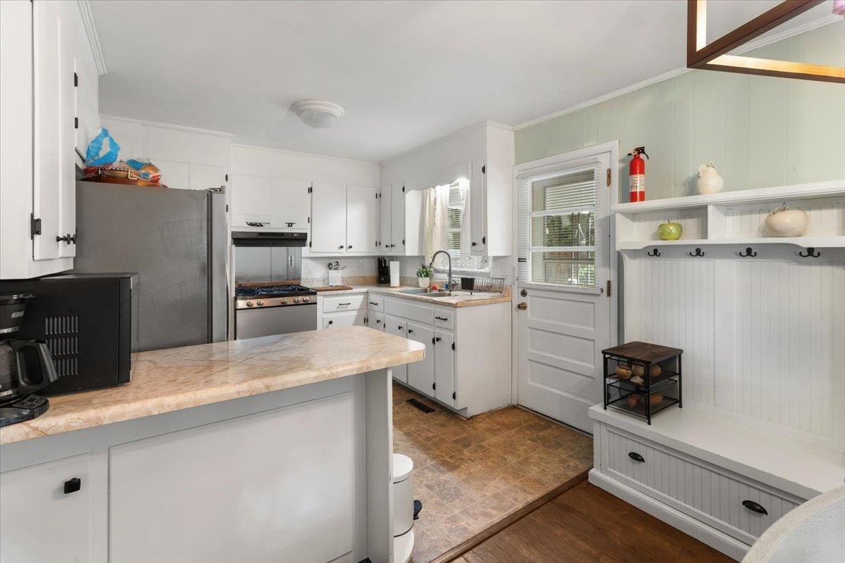 305 8th Avenue, Radford, VA 24141