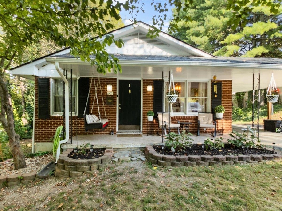 305 8th Avenue, Radford, VA 24141