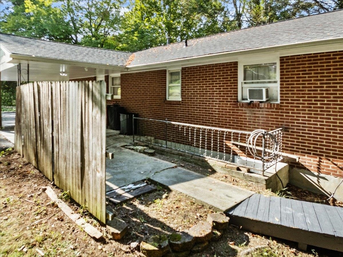 305 8th Avenue, Radford, VA 24141