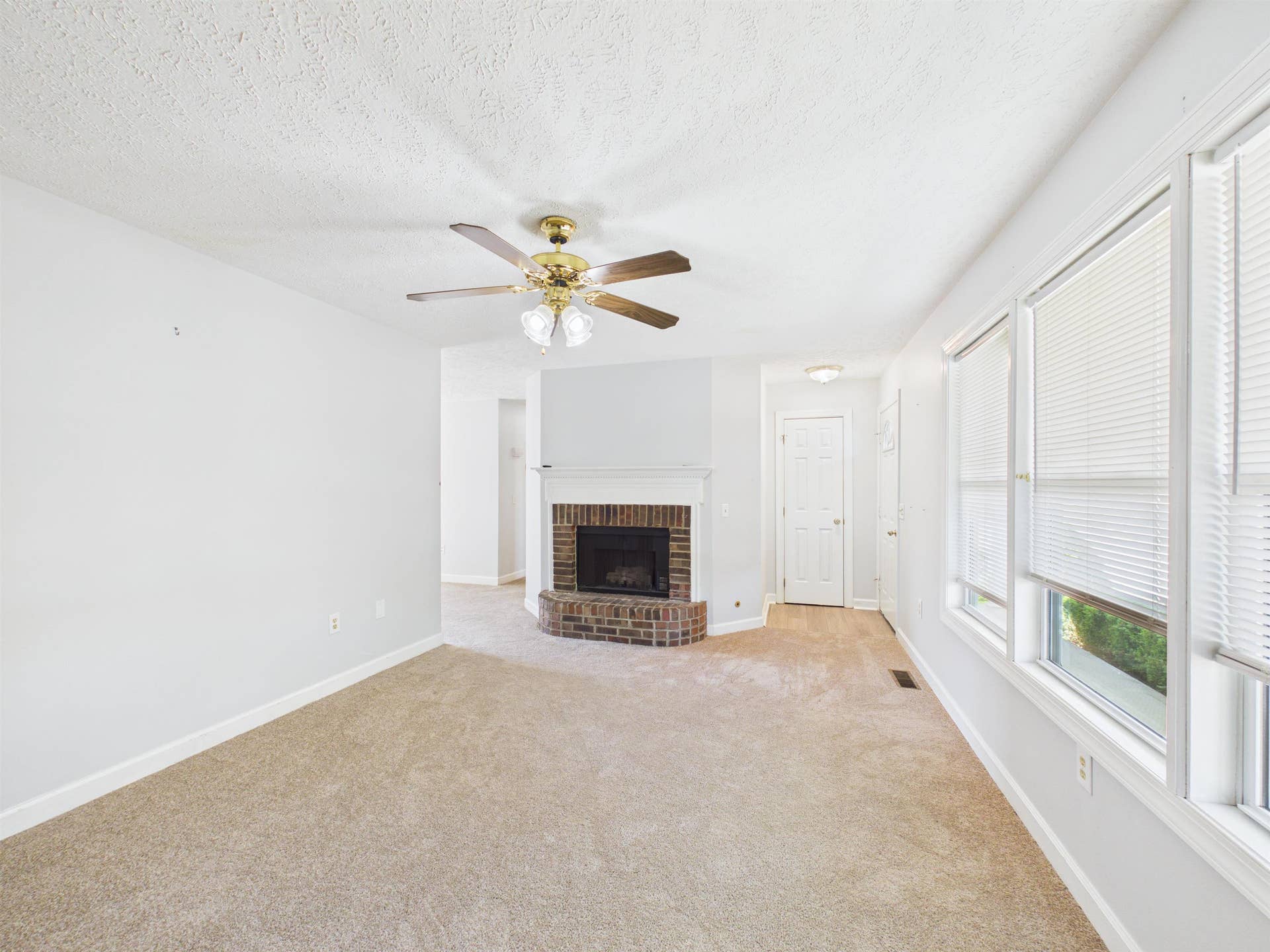 1120 GEORGE EDWARD Viaduct, Christiansburg, VA 24073