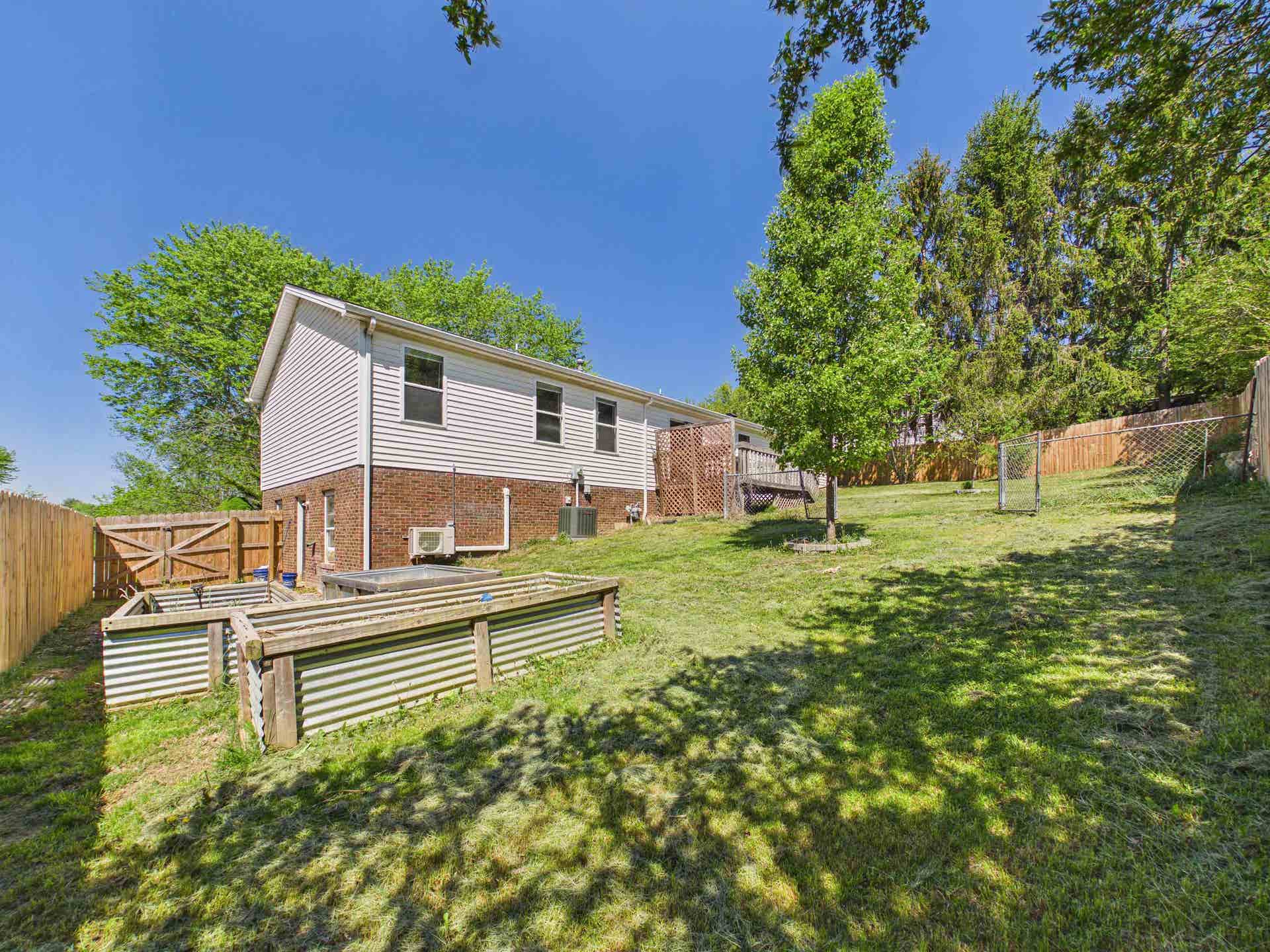 1120 GEORGE EDWARD Viaduct, Christiansburg, VA 24073