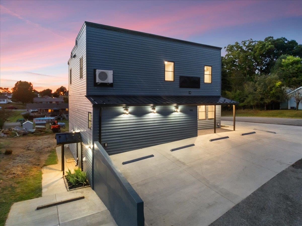 901 Eighth Street, Radford, VA 24141