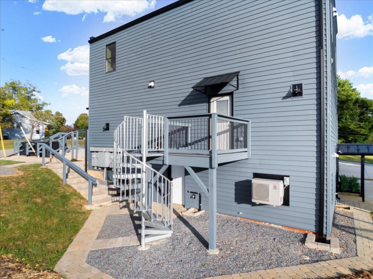901 Eighth Street, Radford, VA 24141