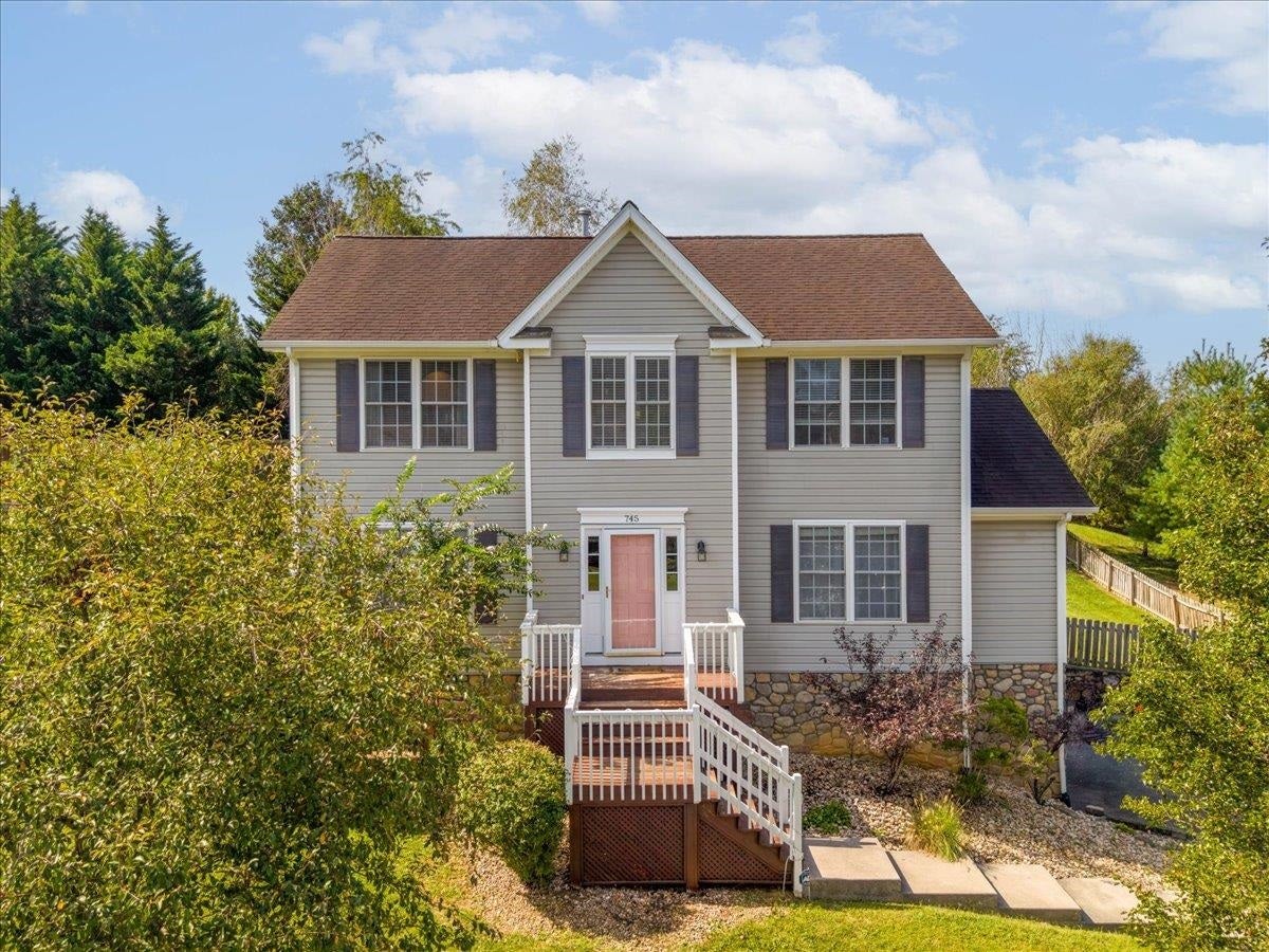 745 INDEPENDENCE Boulevard, Christiansburg, VA 24073