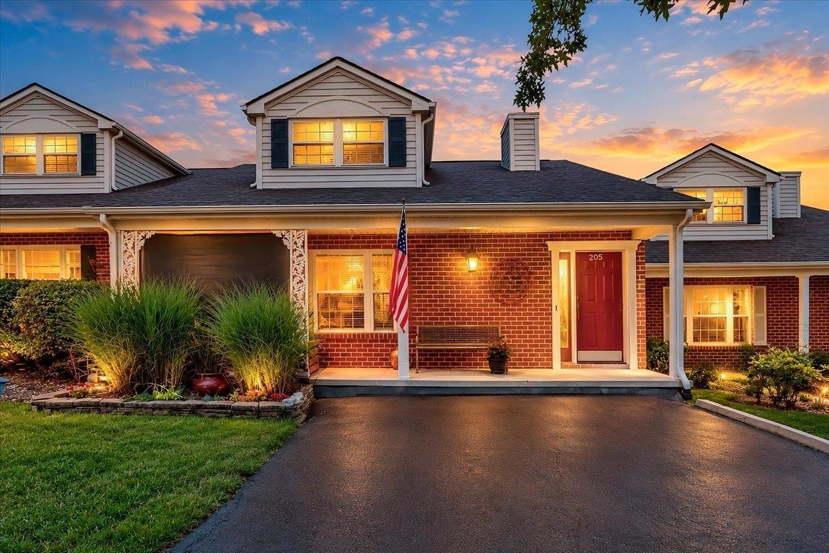 205 TALL OAK Boulevard, Christiansburg, VA 24073