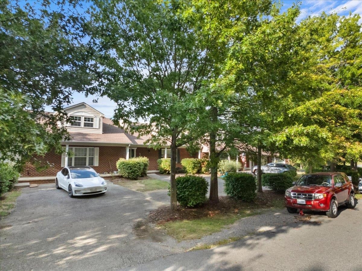 205 TALL OAK Boulevard, Christiansburg, VA 24073