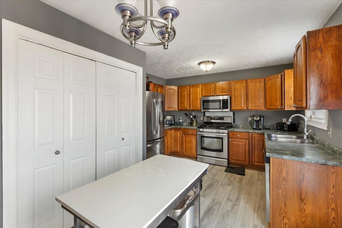 205 TALL OAK Boulevard, Christiansburg, VA 24073