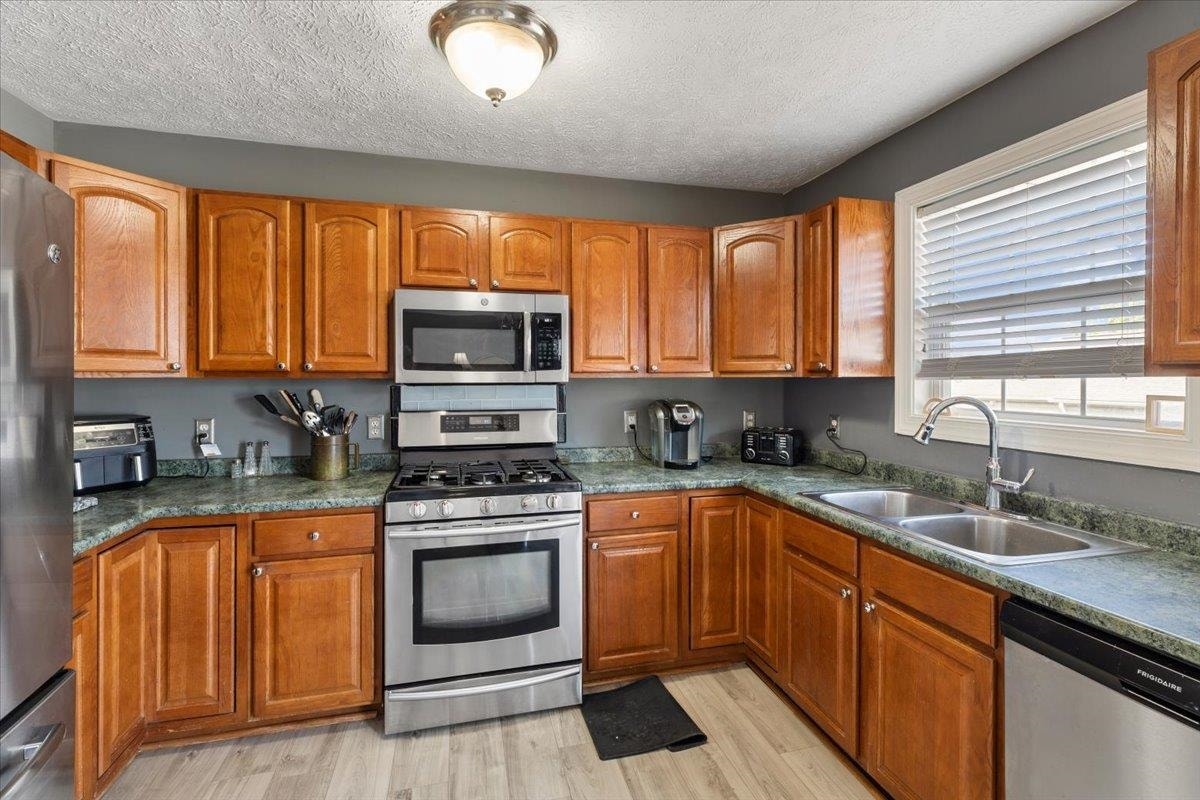 205 TALL OAK Boulevard, Christiansburg, VA 24073