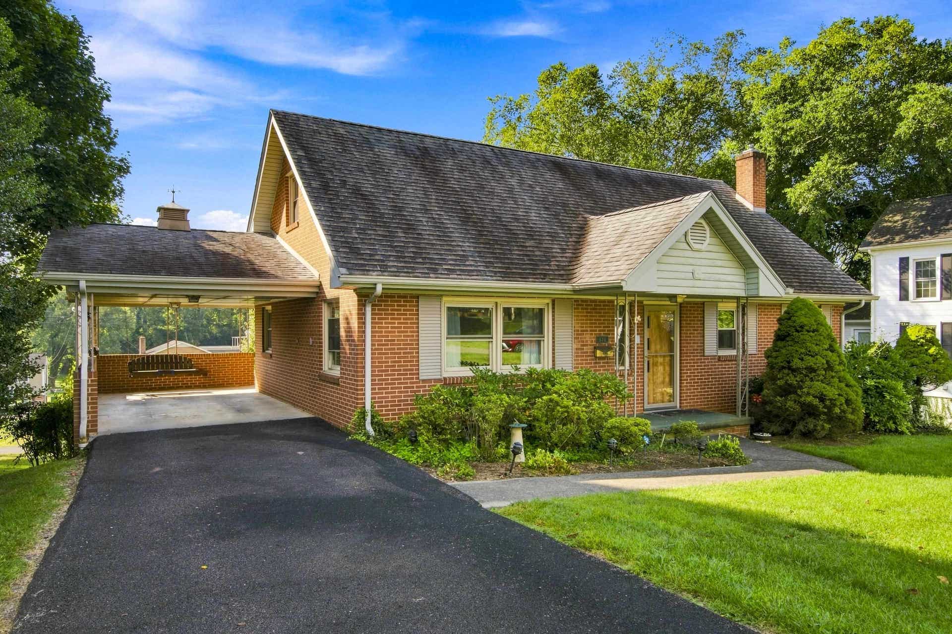 616 4th Street, Radford, VA 24141