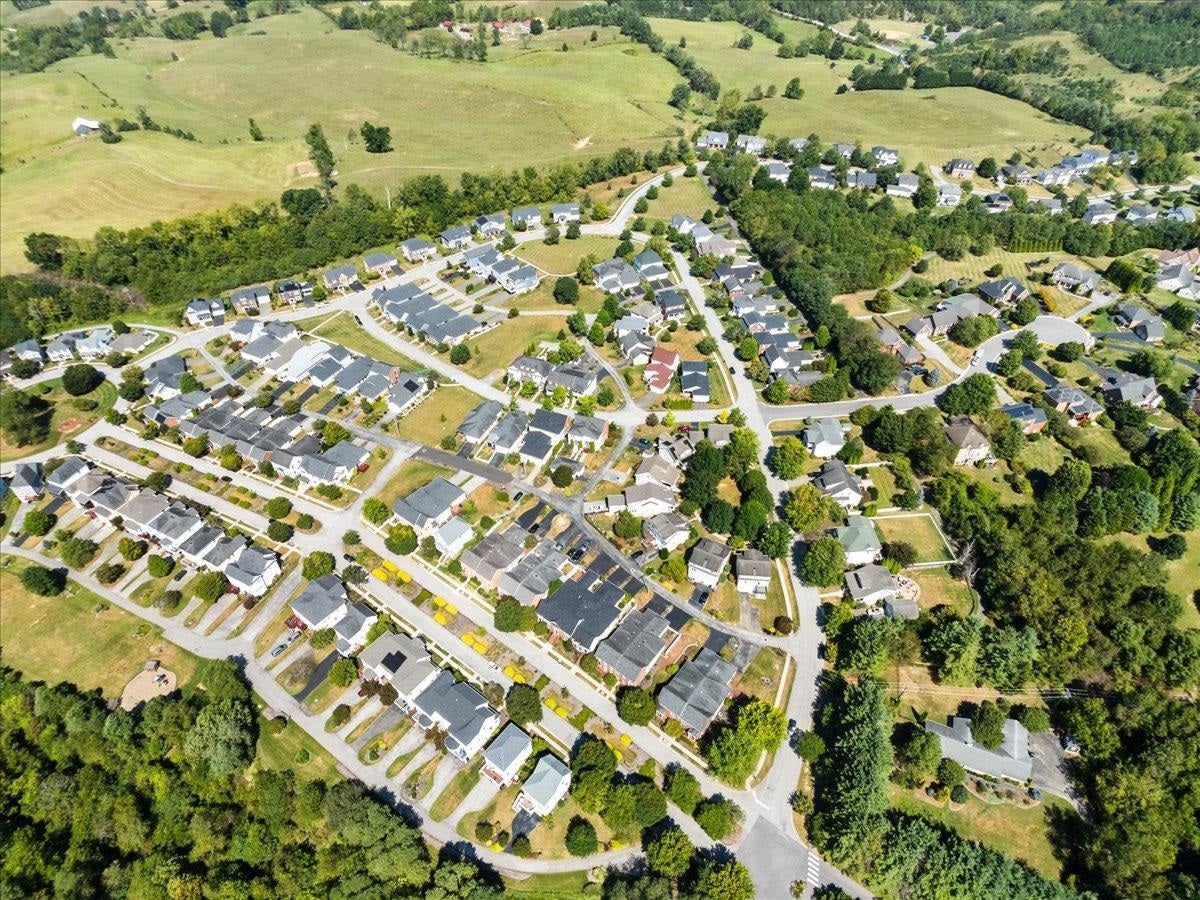 925 Village Way, Blacksburg, VA 24060