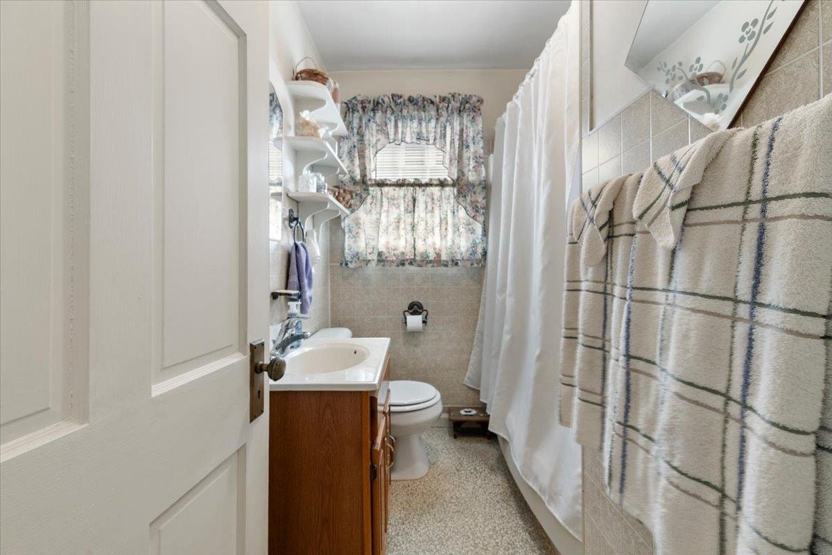 113 Roberta Street, Narrows, VA 24124