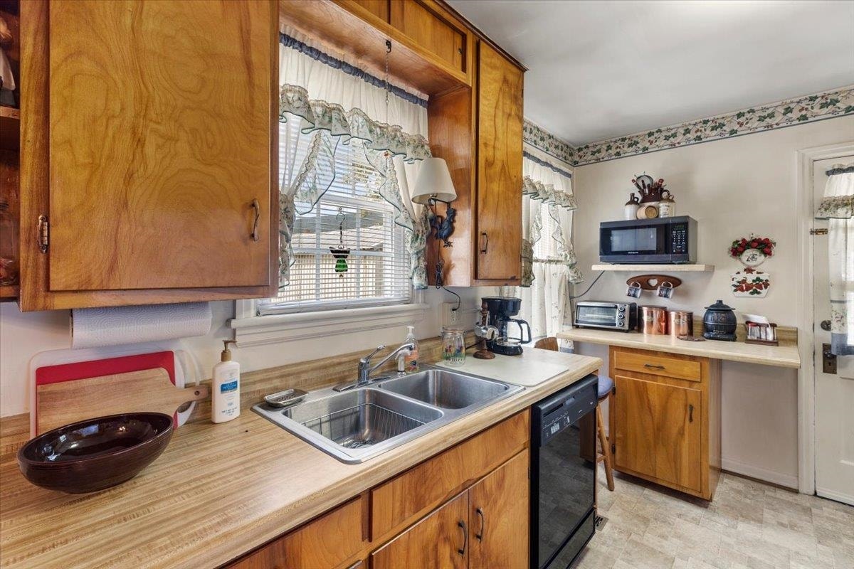 113 Roberta Street, Narrows, VA 24124