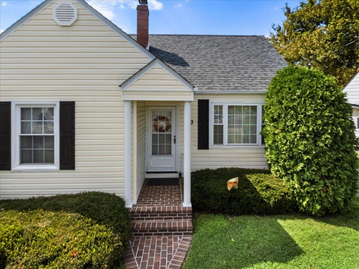 113 Roberta Street, Narrows, VA 24124