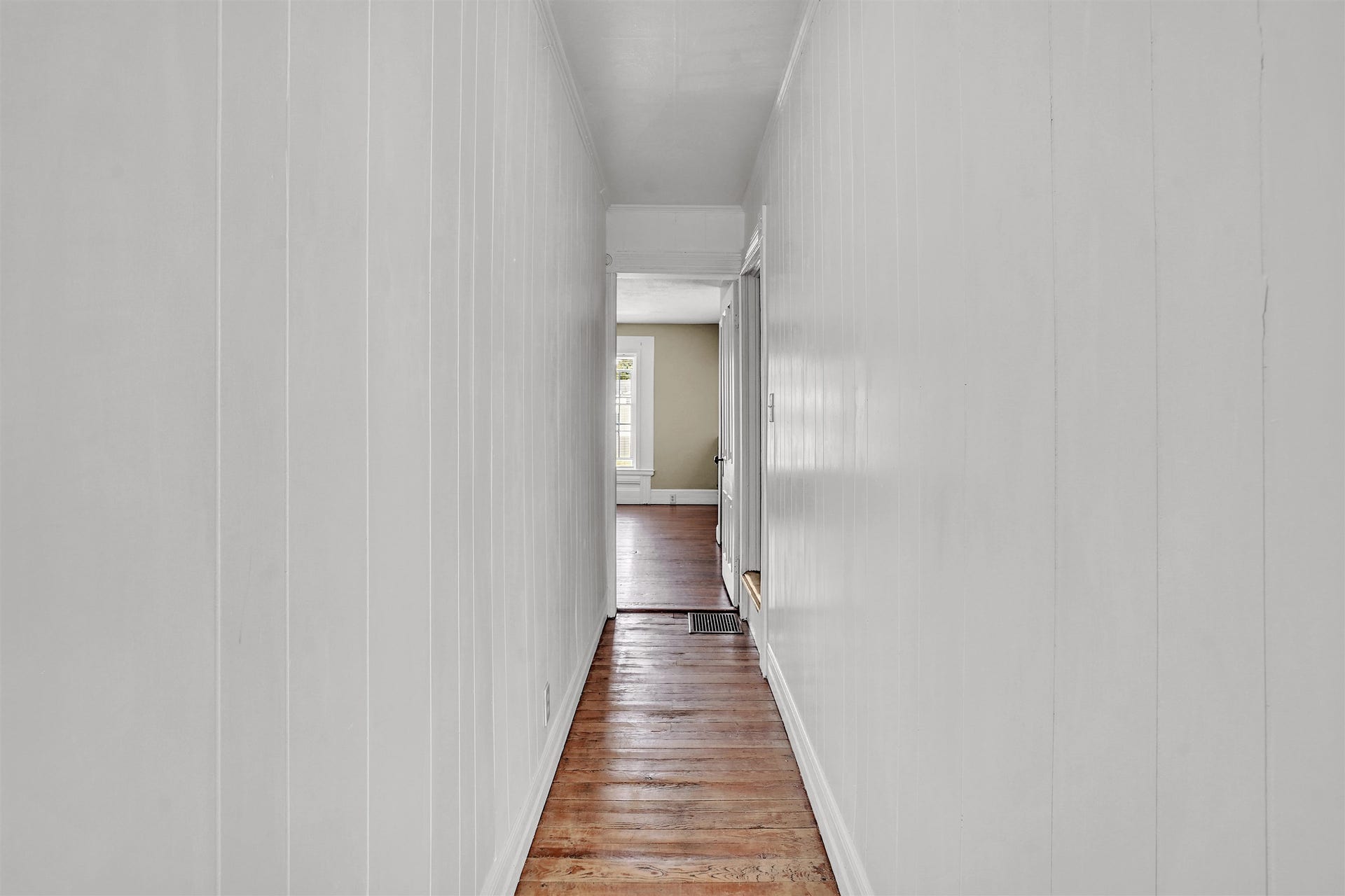 123 2ND Street, Pulaski, VA 24301