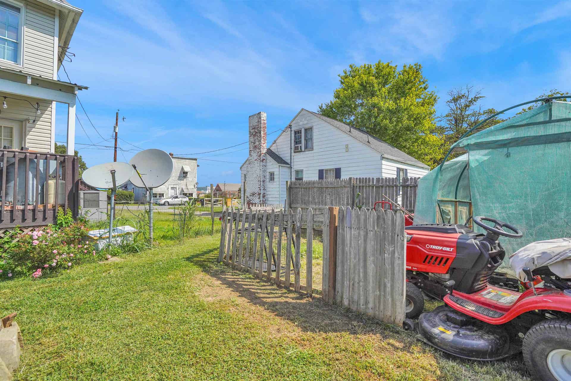 123 2ND Street, Pulaski, VA 24301