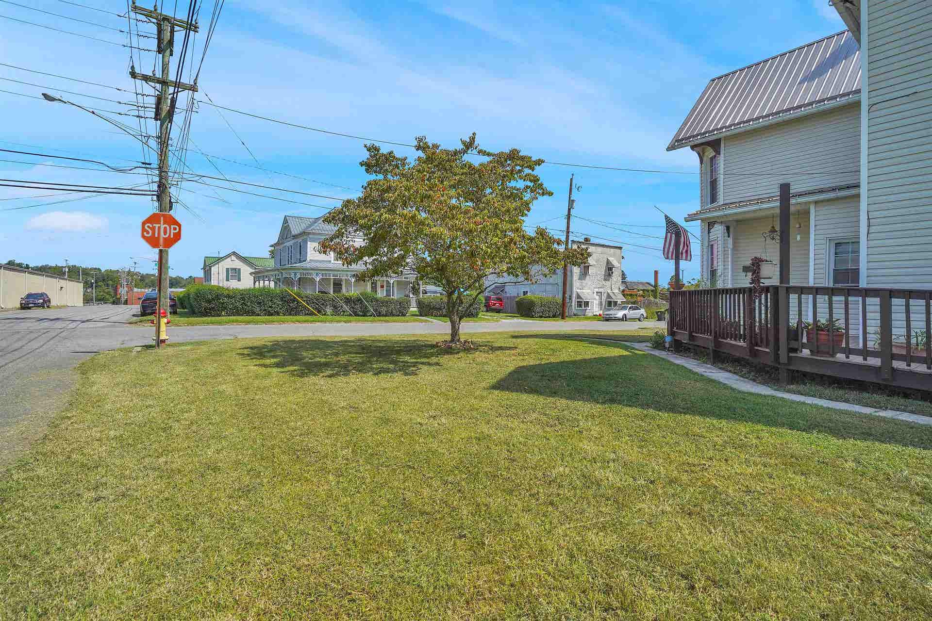 123 2ND Street, Pulaski, VA 24301