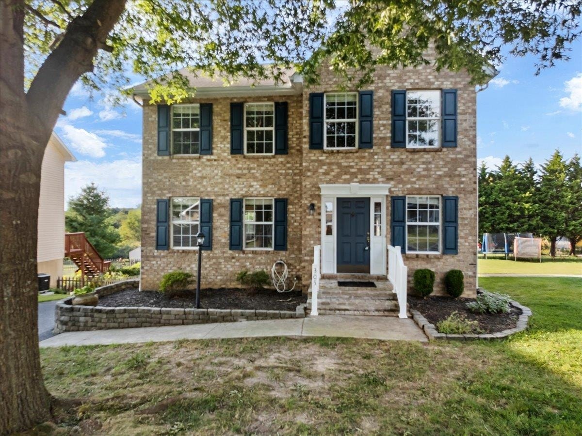 305 Sequoia Circle, Christiansburg, VA 24073