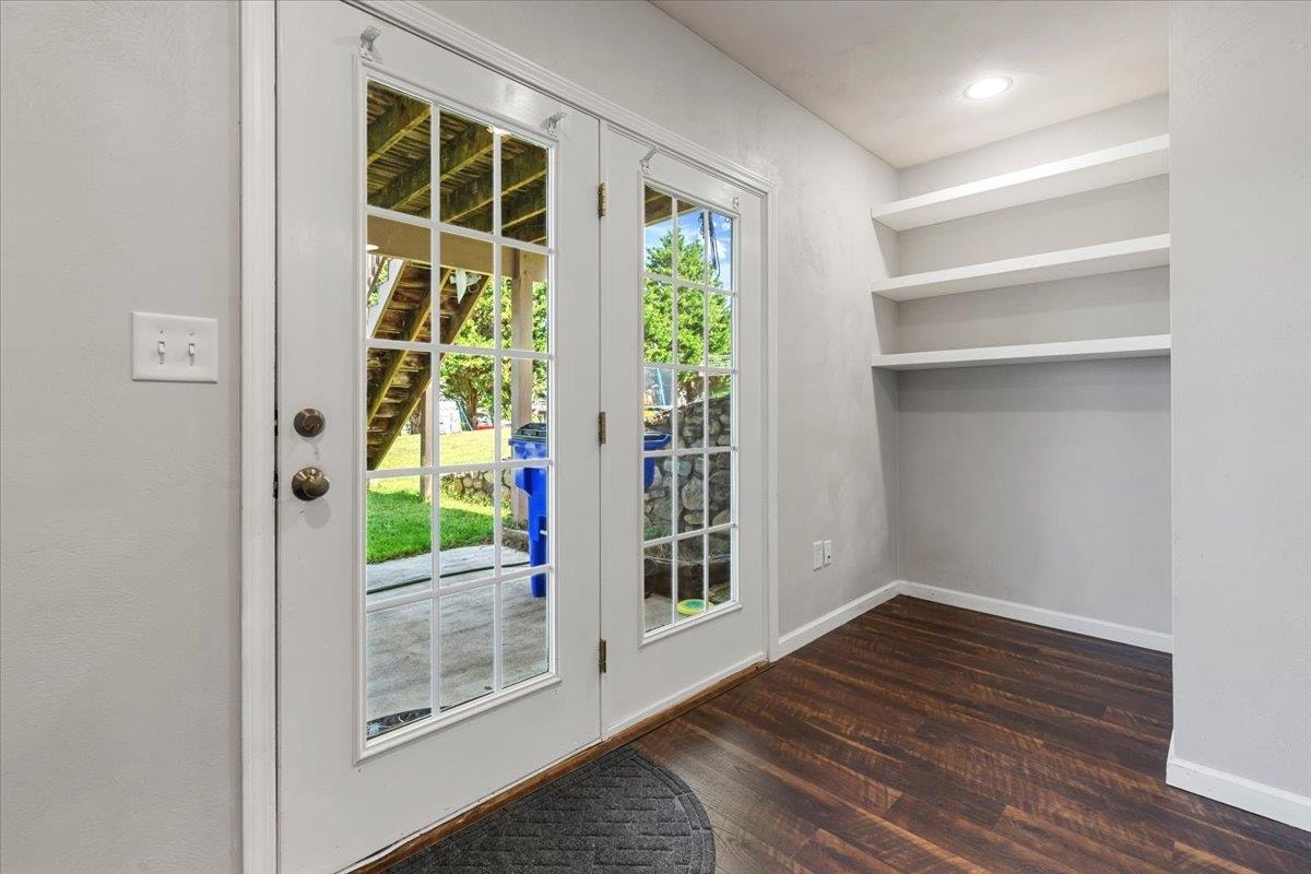 305 Sequoia Circle, Christiansburg, VA 24073