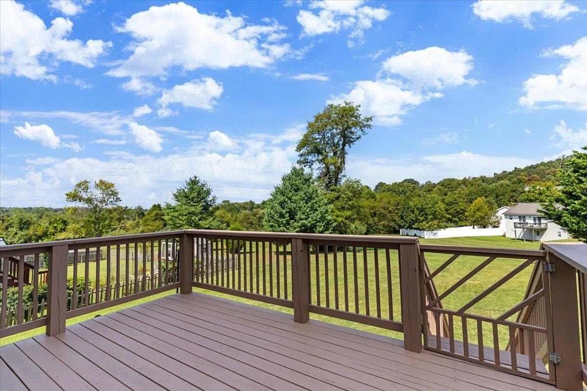 305 Sequoia Circle, Christiansburg, VA 24073