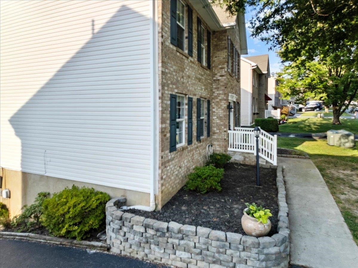 305 Sequoia Circle, Christiansburg, VA 24073
