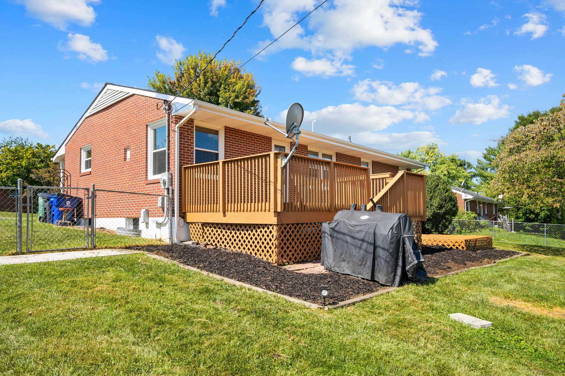 106 ROSELAND Drive, Christiansburg, VA 24073