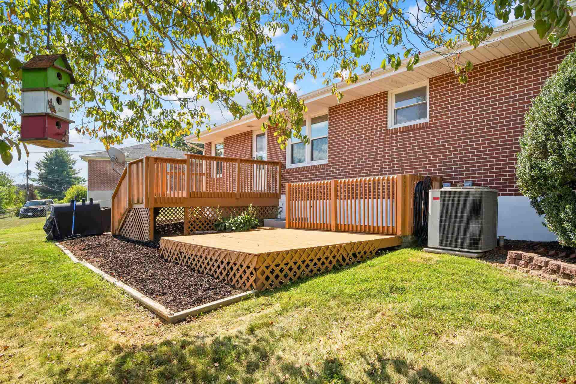 106 ROSELAND Drive, Christiansburg, VA 24073