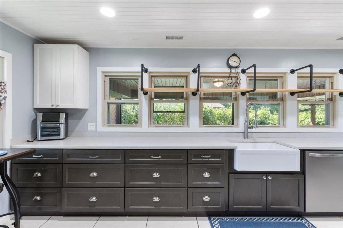 103 Sunset Street, Narrows, VA 24124