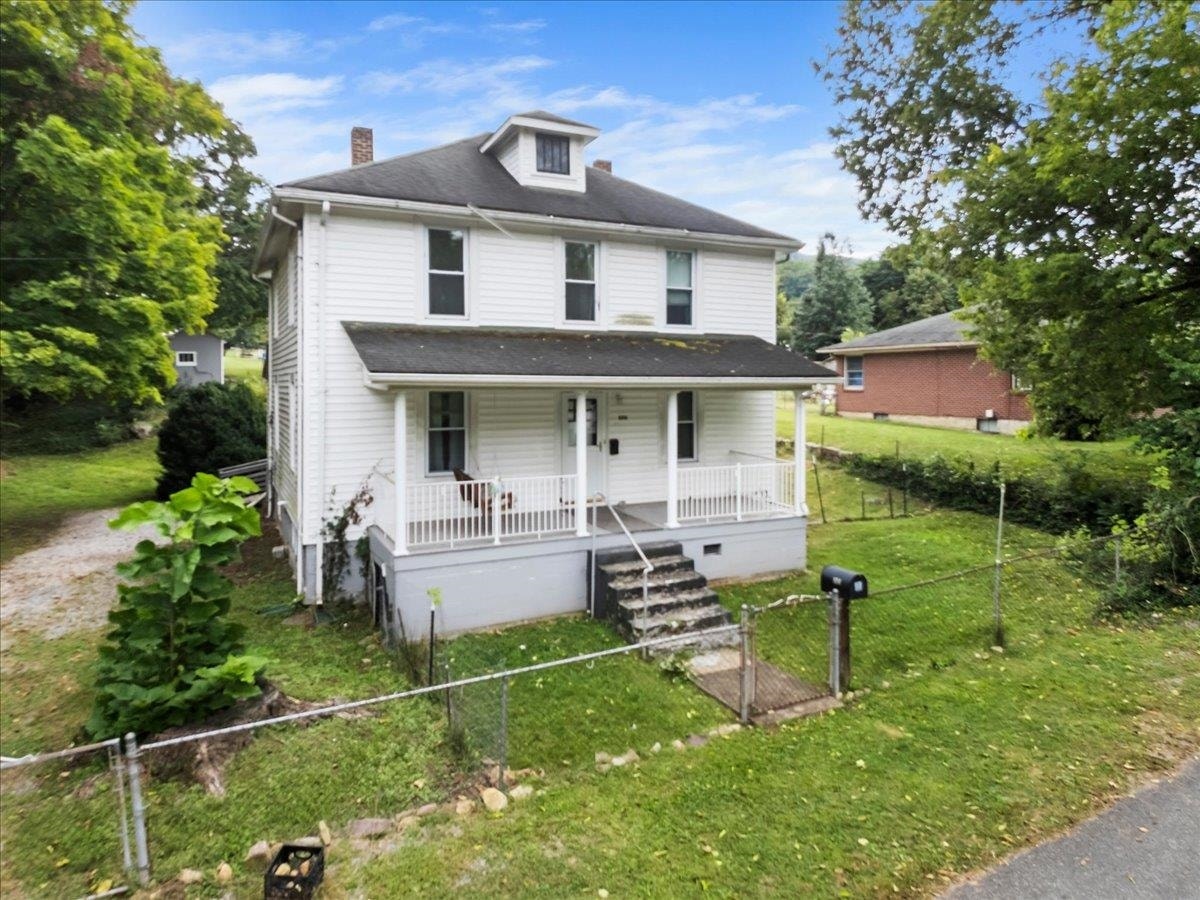 804 Wolf Street, Narrows, VA 24124