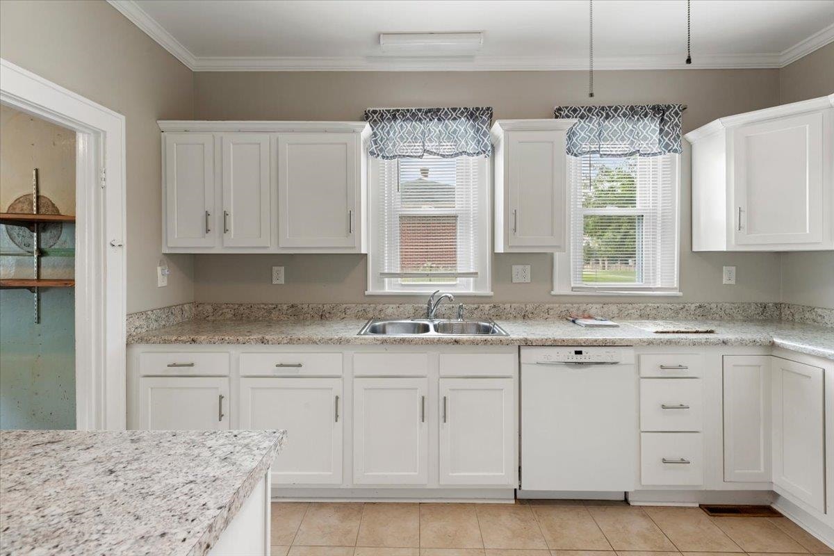 804 Wolf Street, Narrows, VA 24124