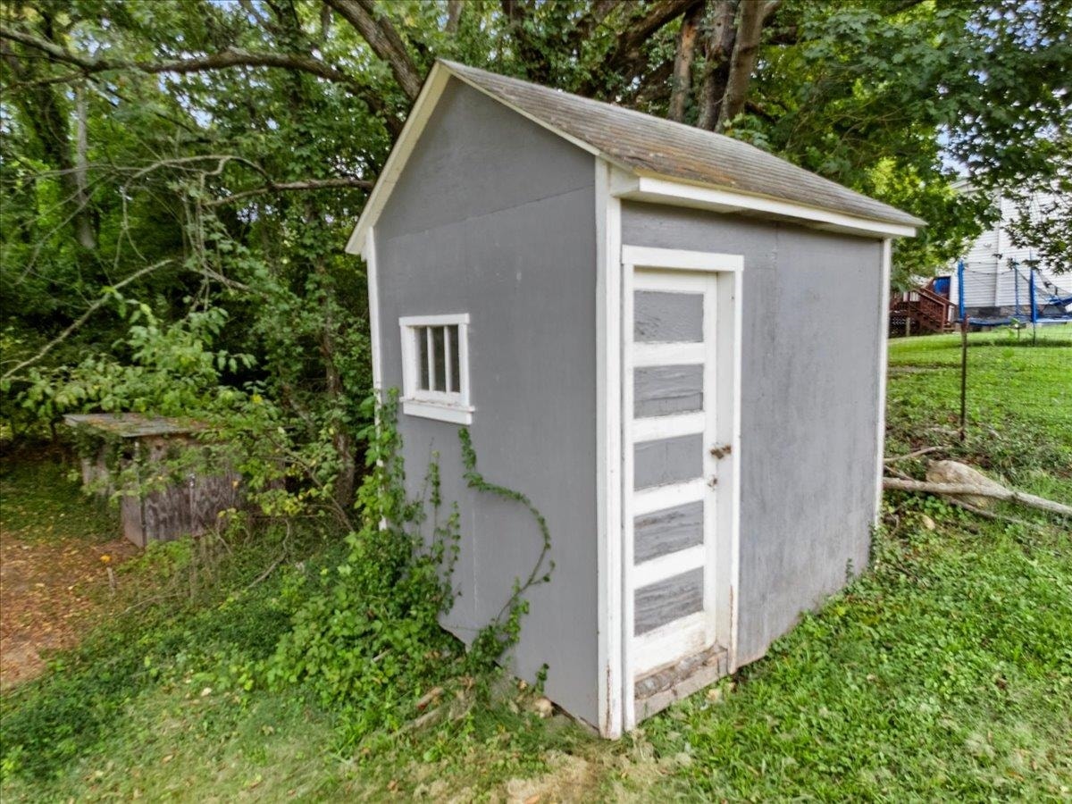 804 Wolf Street, Narrows, VA 24124