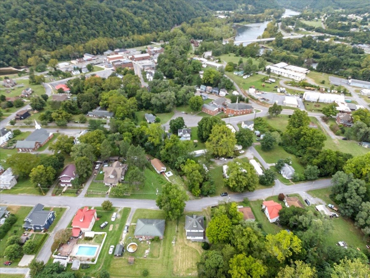 804 Wolf Street, Narrows, VA 24124