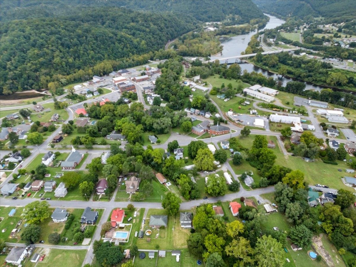 804 Wolf Street, Narrows, VA 24124