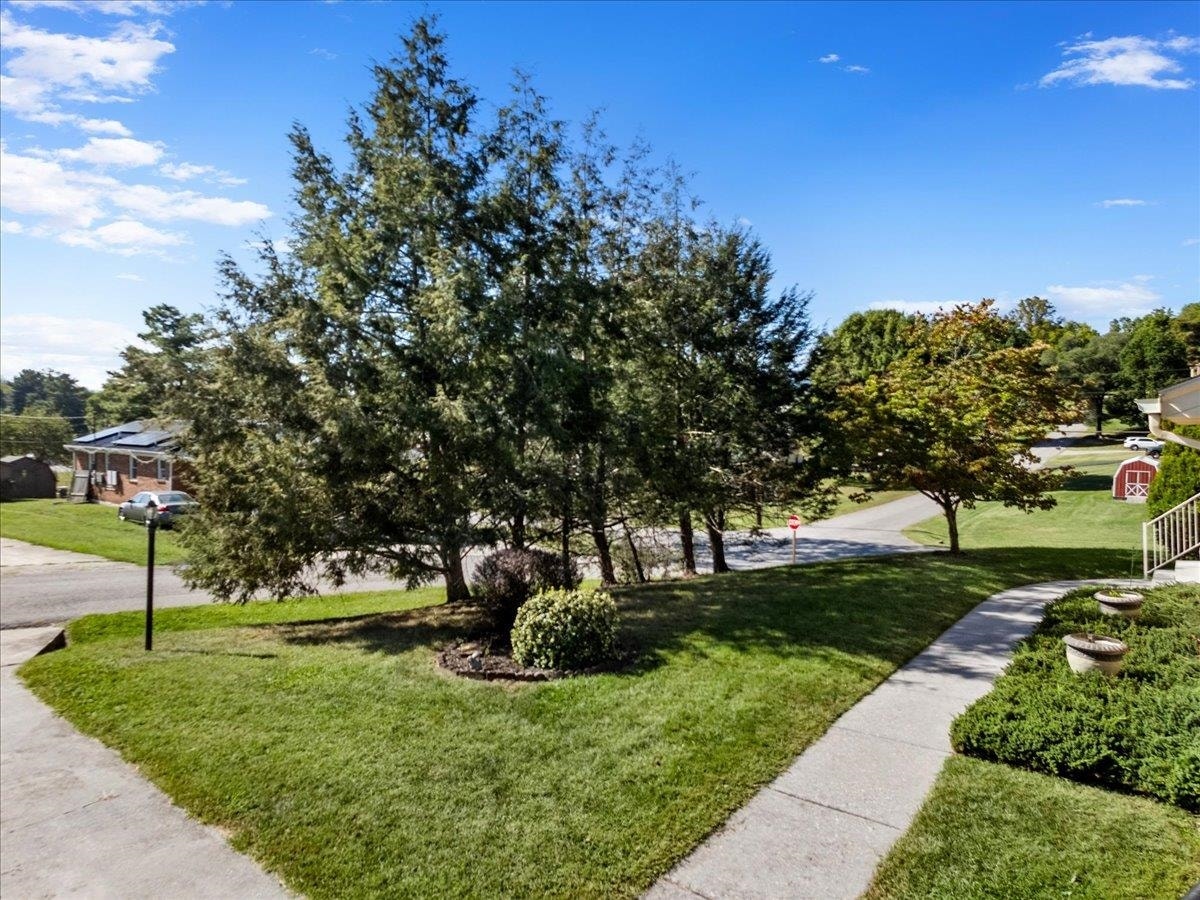 410 Lawndale Drive, Pearisburg, VA 24134