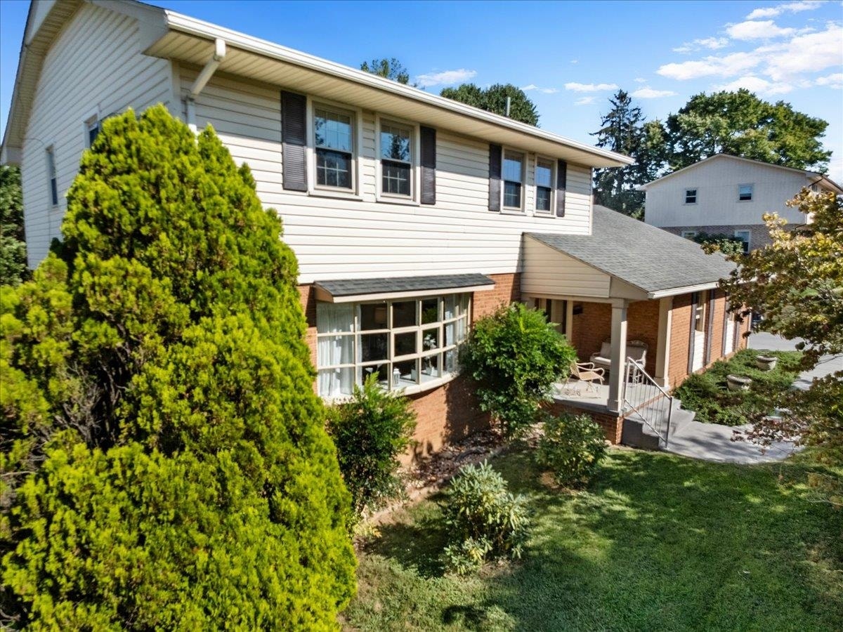 410 Lawndale Drive, Pearisburg, VA 24134