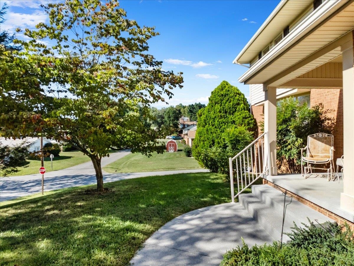 410 Lawndale Drive, Pearisburg, VA 24134