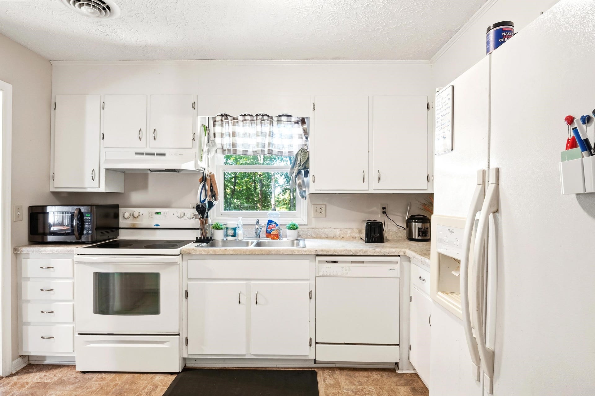 415 TOMAHAWK Drive, Christiansburg, VA 24073