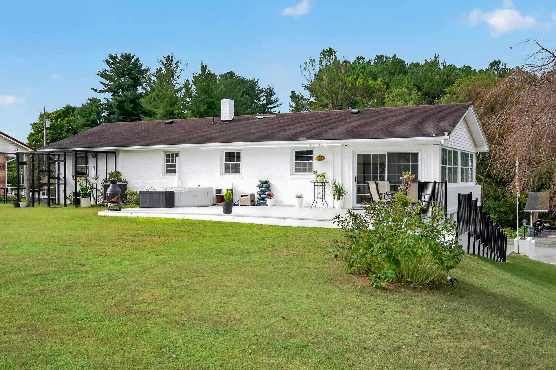 6638 Riverview Drive, Fairlawn, VA 24141