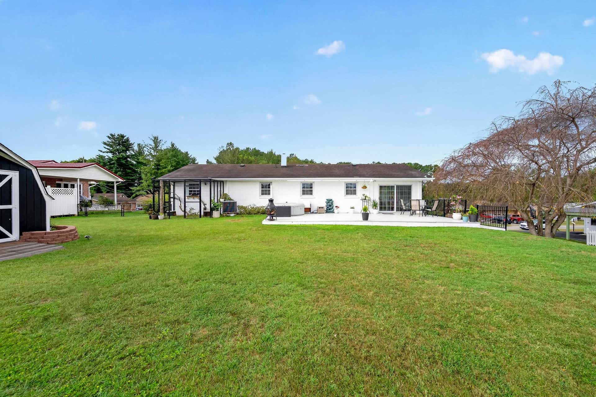 6638 Riverview Drive, Fairlawn, VA 24141
