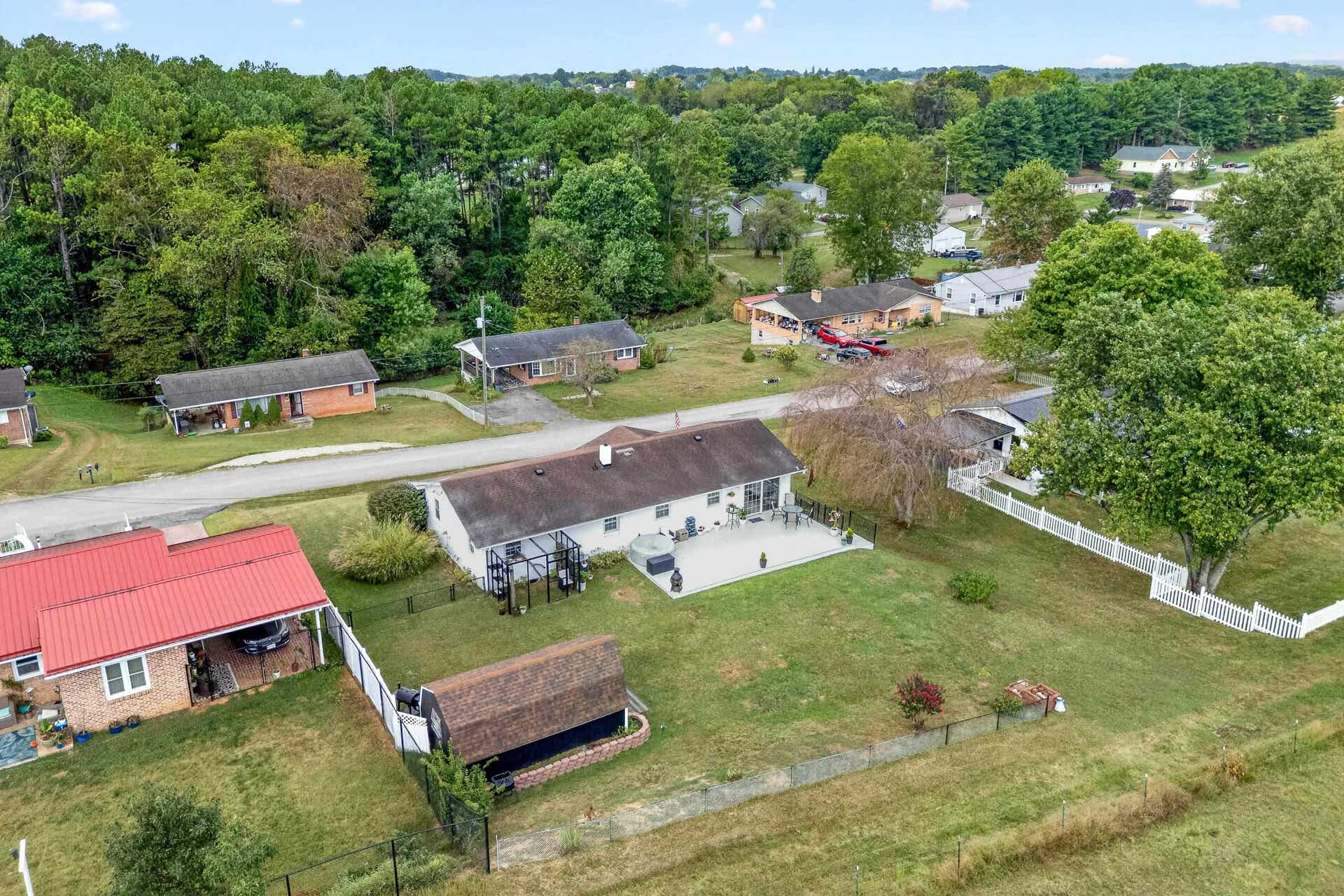 6638 Riverview Drive, Fairlawn, VA 24141