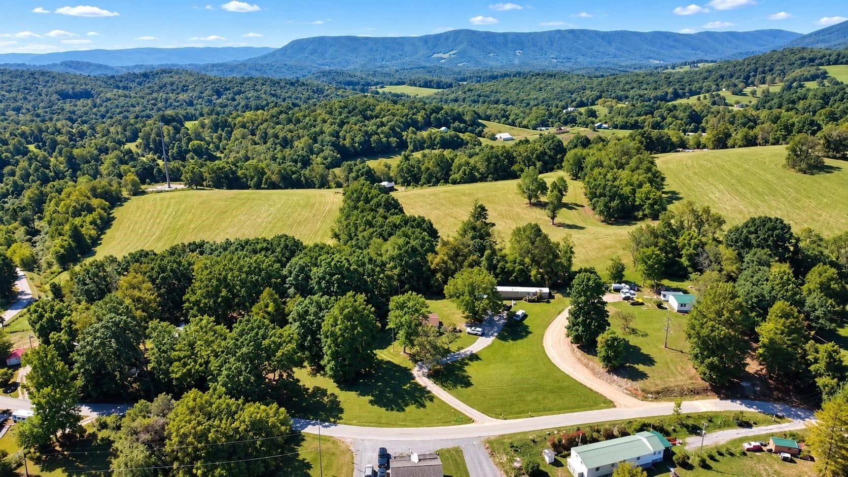 150 Camp Meeting Road, Pearisburg, VA 24134