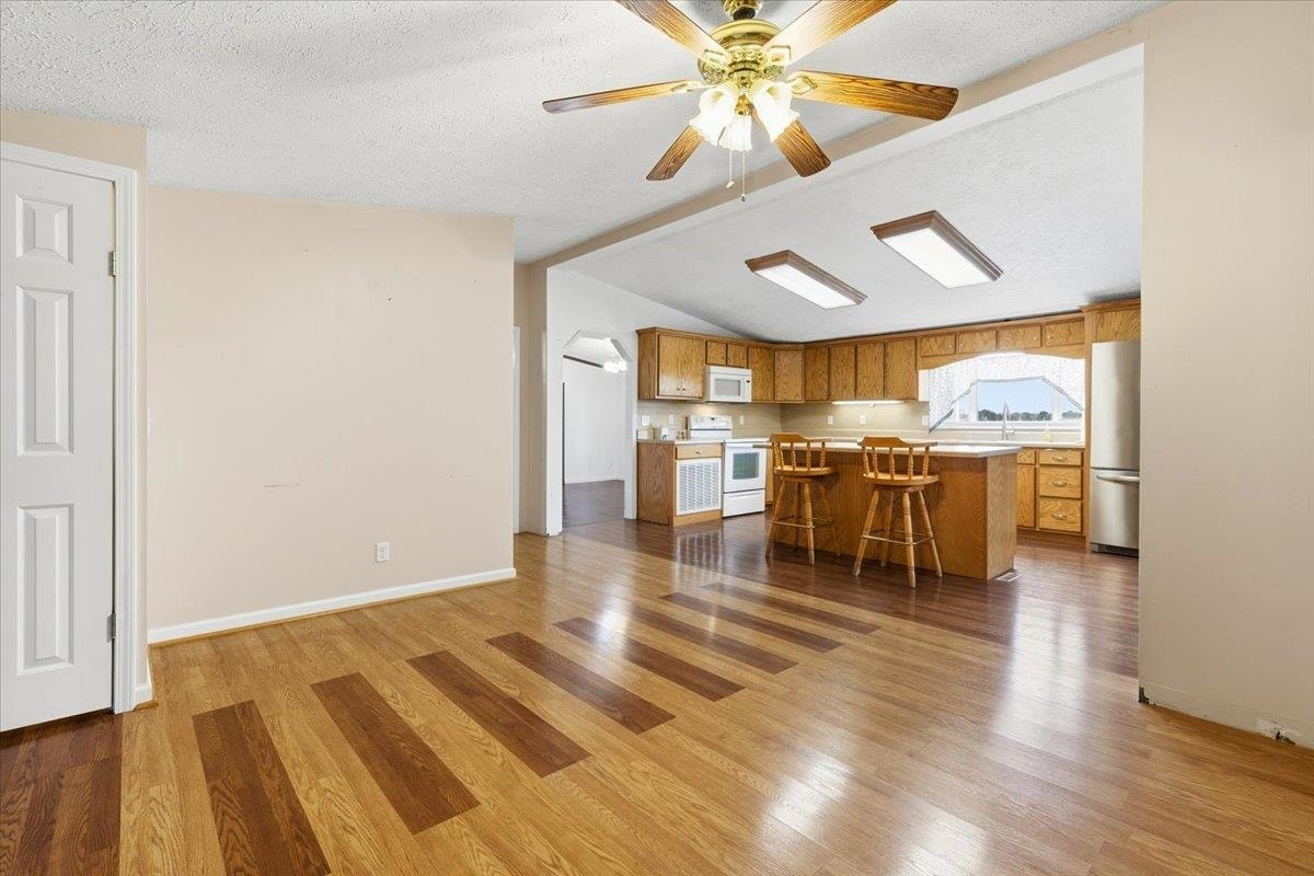 5308 THORNSPRING Road, Pulaski, VA 24301