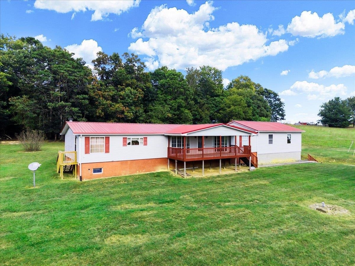 5308 THORNSPRING Road, Pulaski, VA 24301