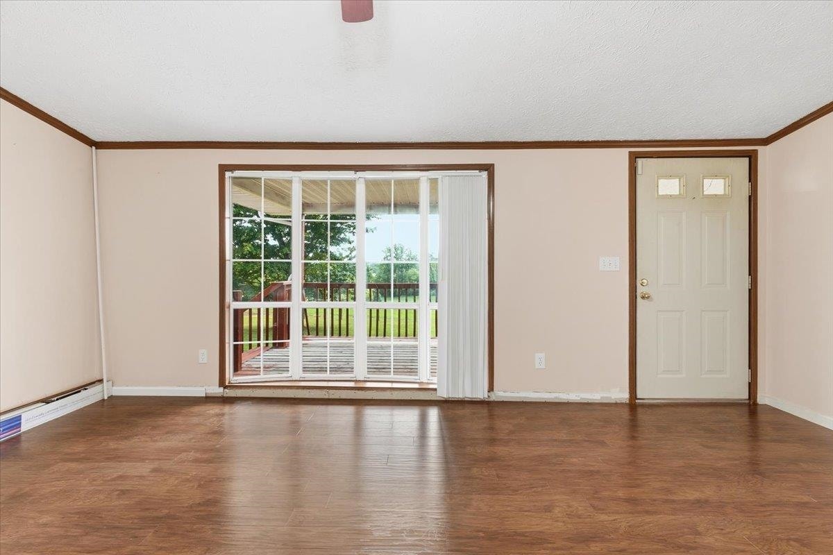5308 THORNSPRING Road, Pulaski, VA 24301